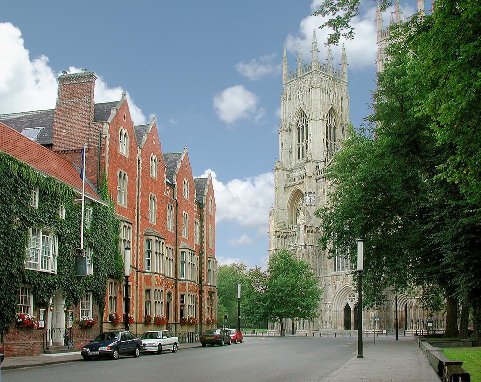 The Dean Court Hotel York Exterior foto