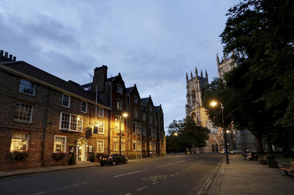 The Dean Court Hotel York Exterior foto